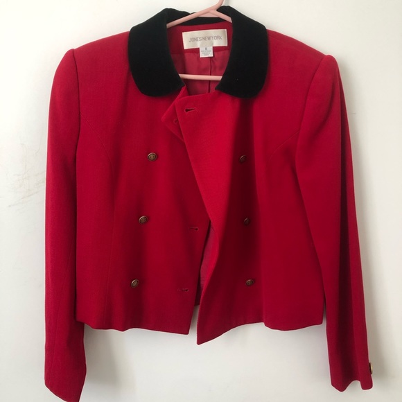 Festive Red Blazer With Contrat Velvet Collar - Picture 3 of 8